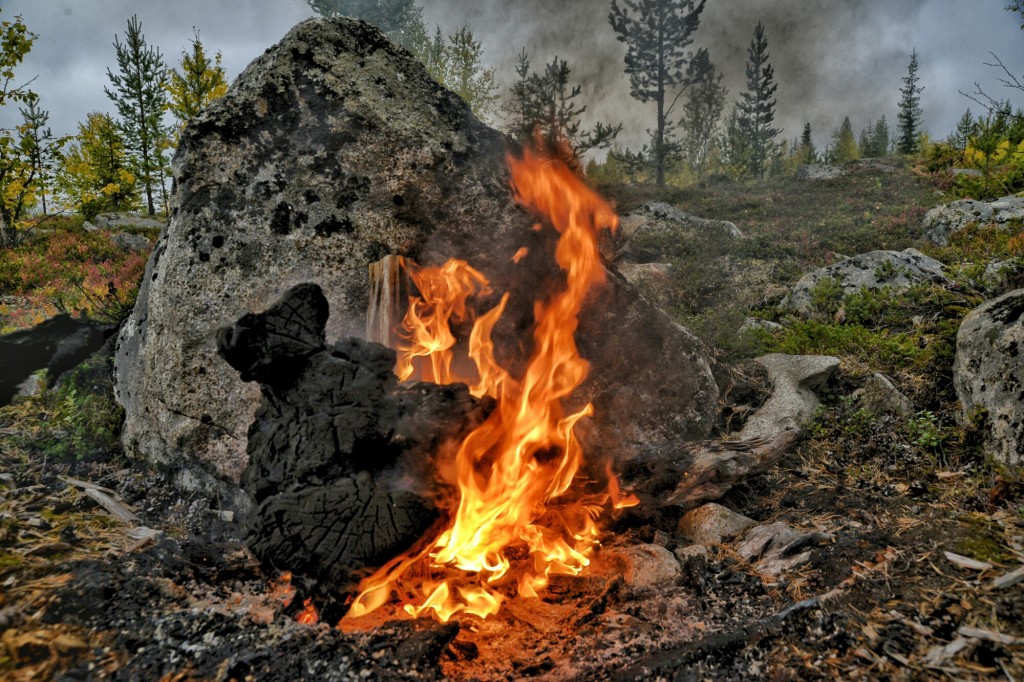 Eld på pass 18. Älgjakt, Biriberget, Sorsele. Foto: Adam Larsson